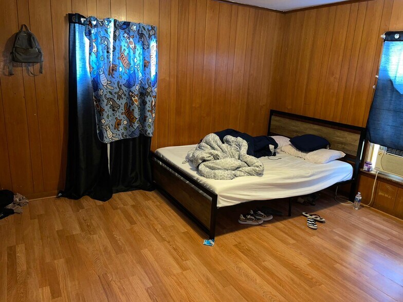 More Photos Of 212 N 4th St, Rockford Apartments For Sale