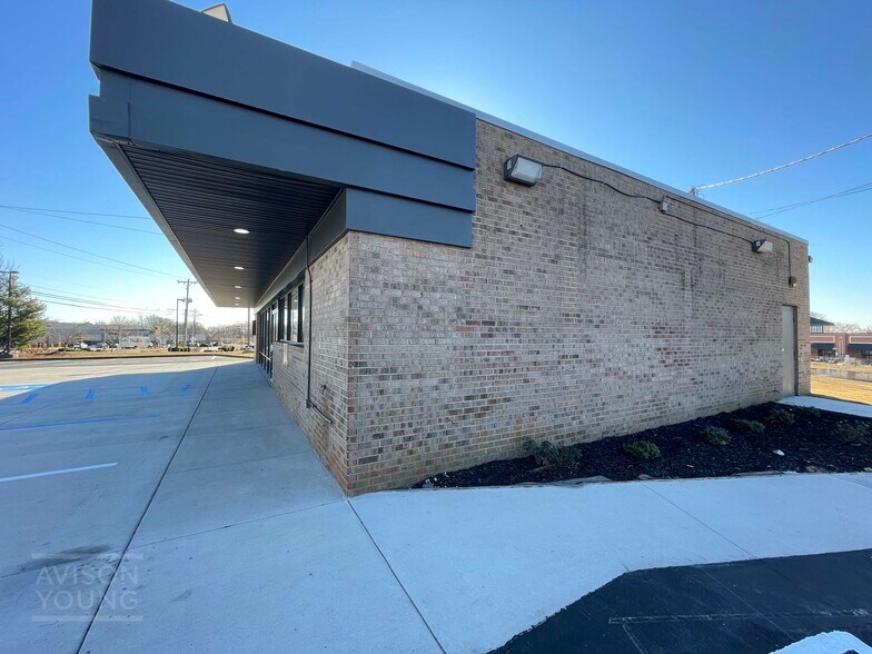 More Photos Of 5055 Old Buncombe Rd, Greenville Storefront Retail Office For Lease
