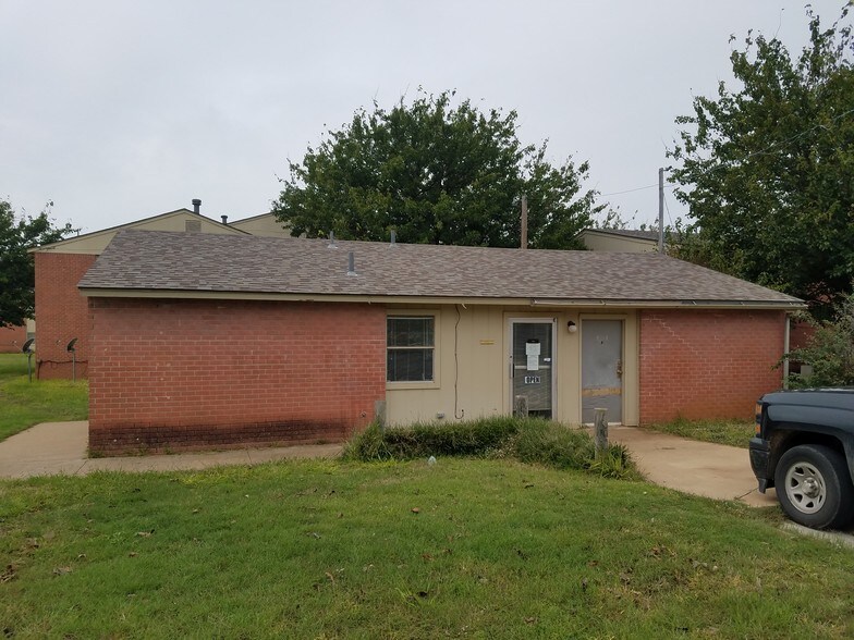 More Photos Of 1302 Watson Dr, Anadarko Apartments For Sale