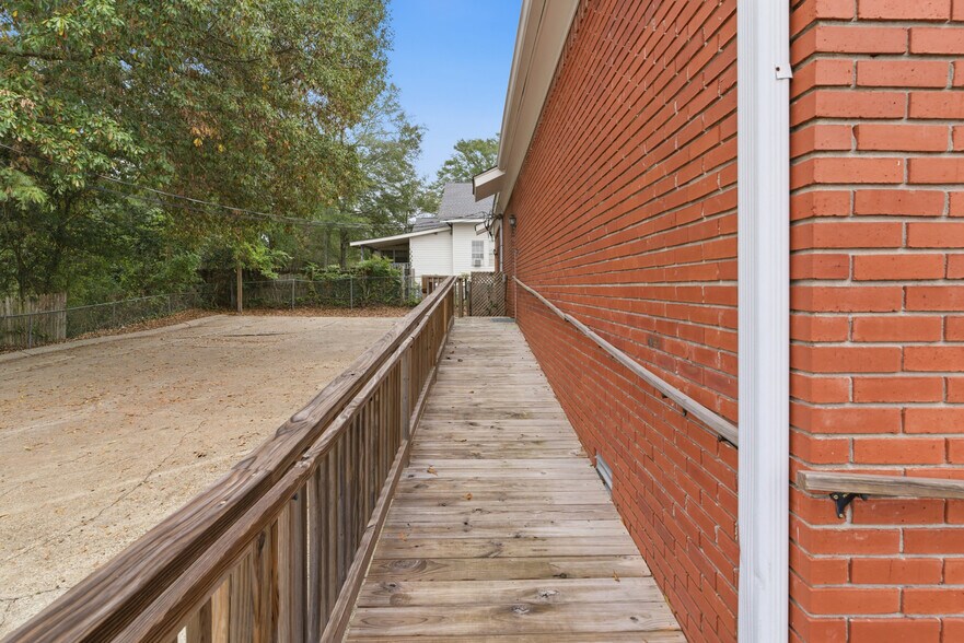 More Photos Of 723 Hardy St, Hattiesburg Office For Sale