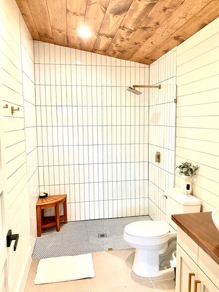 More Photos Of 405 Martin rd, Dripping Springs Specialty For Sale