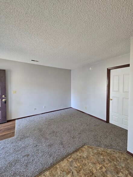 More Photos Of 1322 S Vine St, Wichita Apartments For Sale