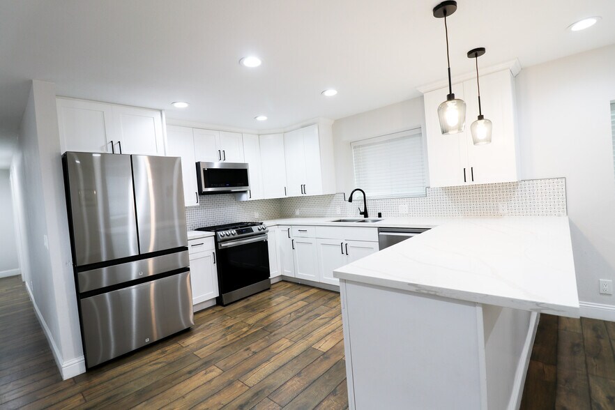 More Photos Of 875 Wood St, Oakland Apartments For Sale