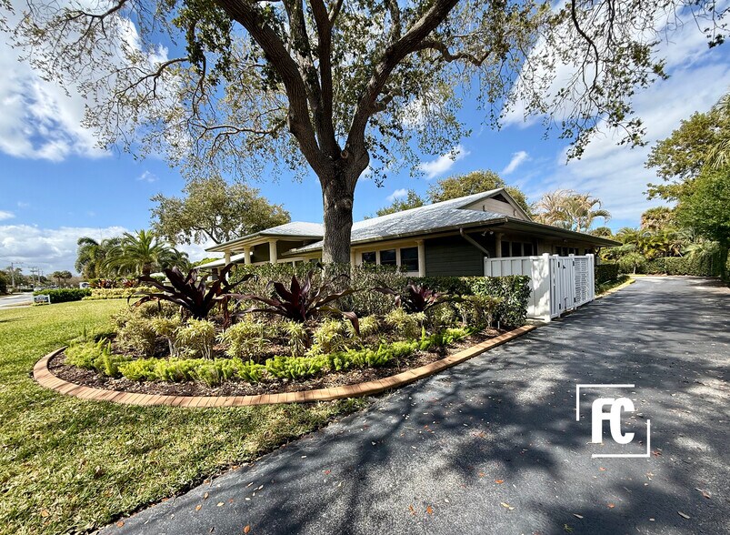 More Photos Of 835 SE Osceola St, Stuart Office Residential For Sale