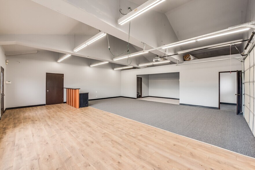 More Photos Of 360 S Burlington Blvd, Burlington Office For Sale