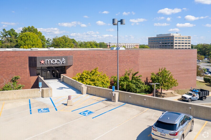 More Photos Of 11750-11925 Fair Oaks Mall, Fairfax Unknown For Lease