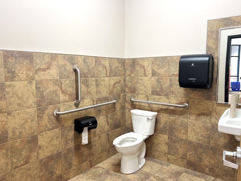 More Photos Of 209 Washington St, Brainerd General Retail For Sale