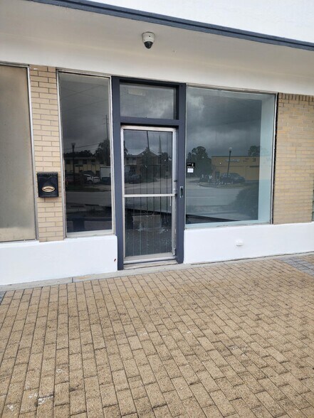 More Photos Of 3142-3148 Beach Blvd, Jacksonville Storefront For Lease