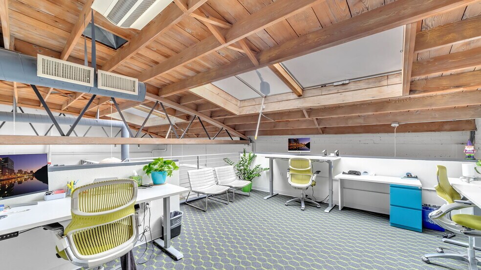 More Photos Of 4010 Goldfinch St, San Diego Loft Creative Space For Sale