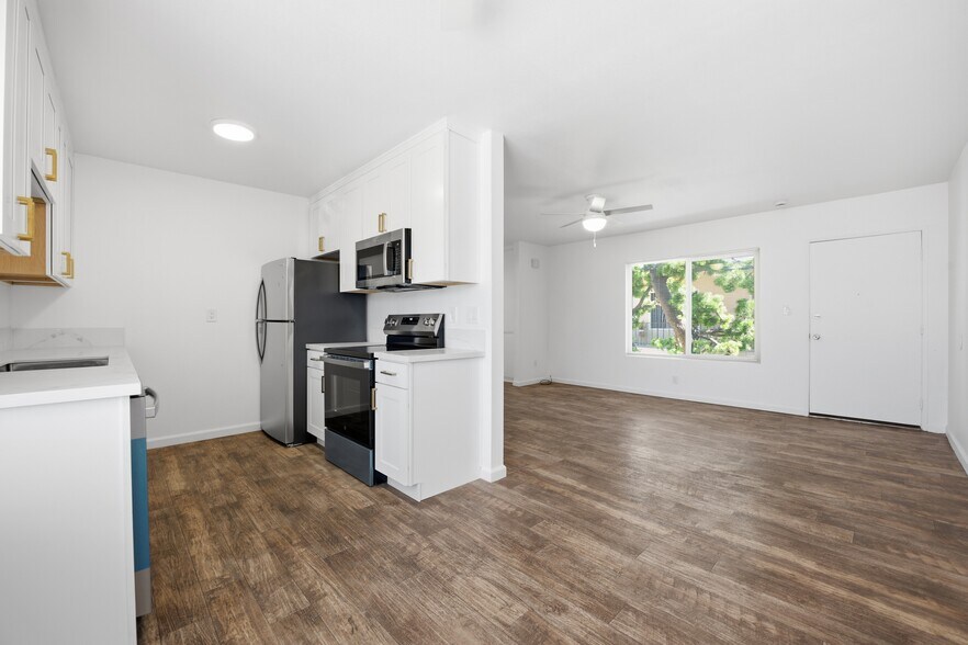 More Photos Of 635 Emory St, Imperial Beach Apartments For Sale