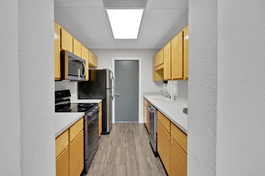 More Photos Of 624 Goodwin St, Jacksonville Office For Sale