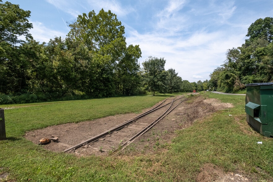 More Photos Of 11 Railroad St, Murphy Research And Development For Sale