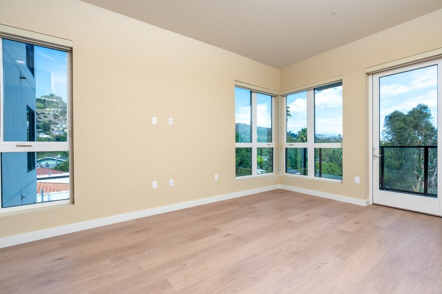 More Photos Of 1511 N Fairfax Ave, Los Angeles Apartments For Lease