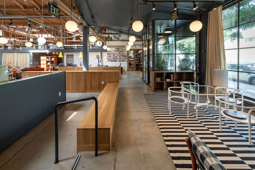 More Photos Of 4216 W Jefferson Blvd, Los Angeles Loft Creative Space For Lease