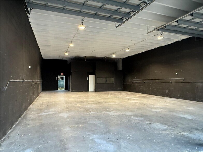 More Photos Of 5960-5992 SW 23rd St, West Park Showroom For Sale