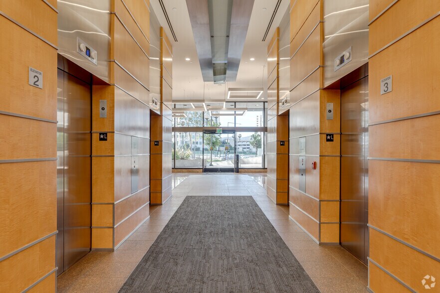 More Photos Of 700 N Central Ave, Glendale Office For Sale