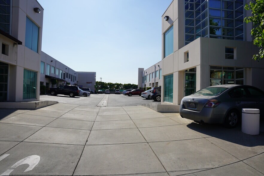 More Photos Of 919 S Fremont Ave, Alhambra Warehouse For Sale