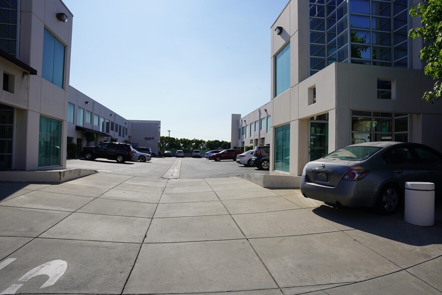 More Photos Of 919 S Fremont Ave, Alhambra Warehouse For Sale