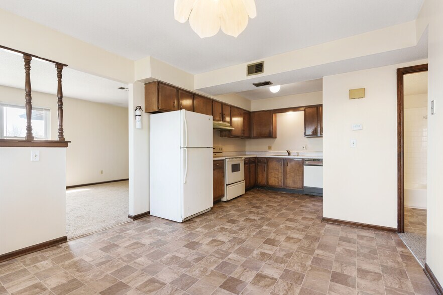 More Photos Of 5218-5240 Ditzler Ave, Raytown Apartments For Sale