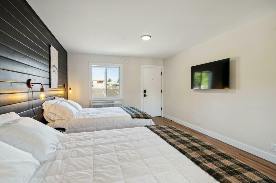 More Photos Of 2359 NE Division St, Bend Hotel For Sale
