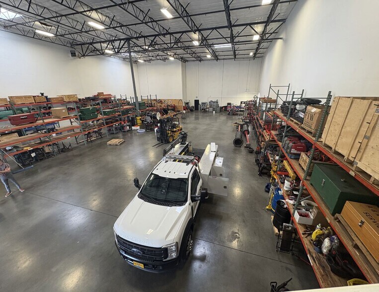 More Photos Of 16735 SE Kens Ct, Milwaukie Warehouse For Lease
