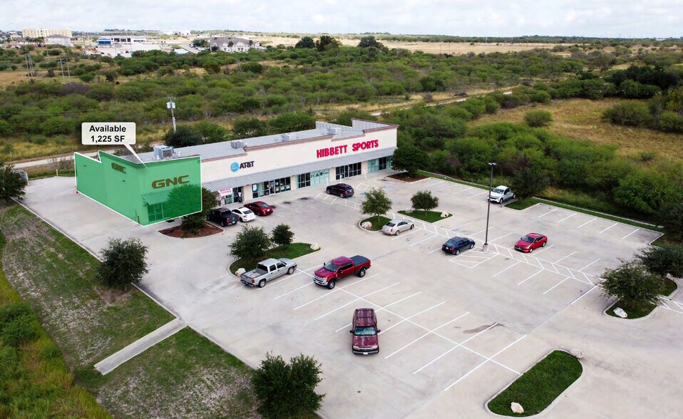 More Photos Of 165 Business Park Dr, Kenedy Freestanding For Lease