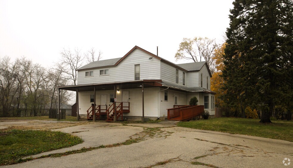 Primary Photo Of 2030 Green Bay Rd, North Chicago Flex For Sale