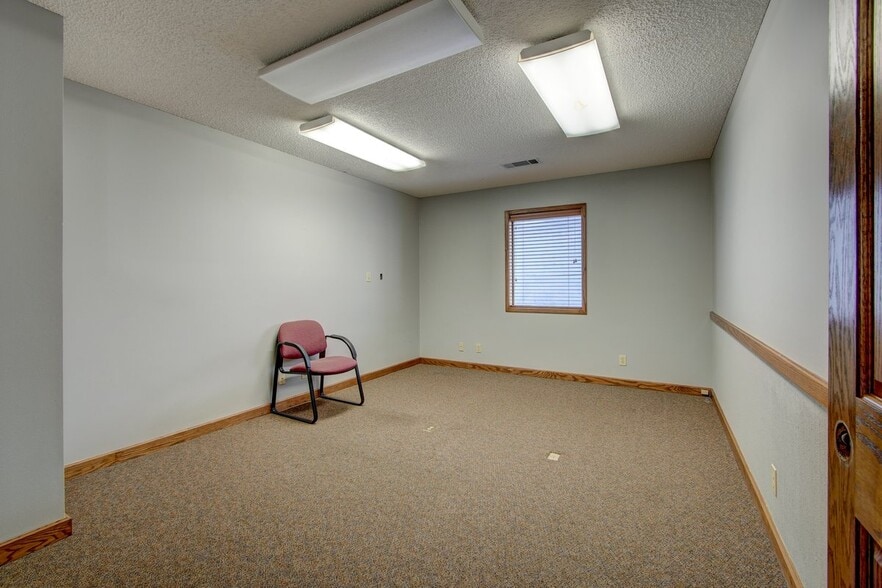 More Photos Of 715 Hobson Ave, Hot Springs National Park Office For Sale