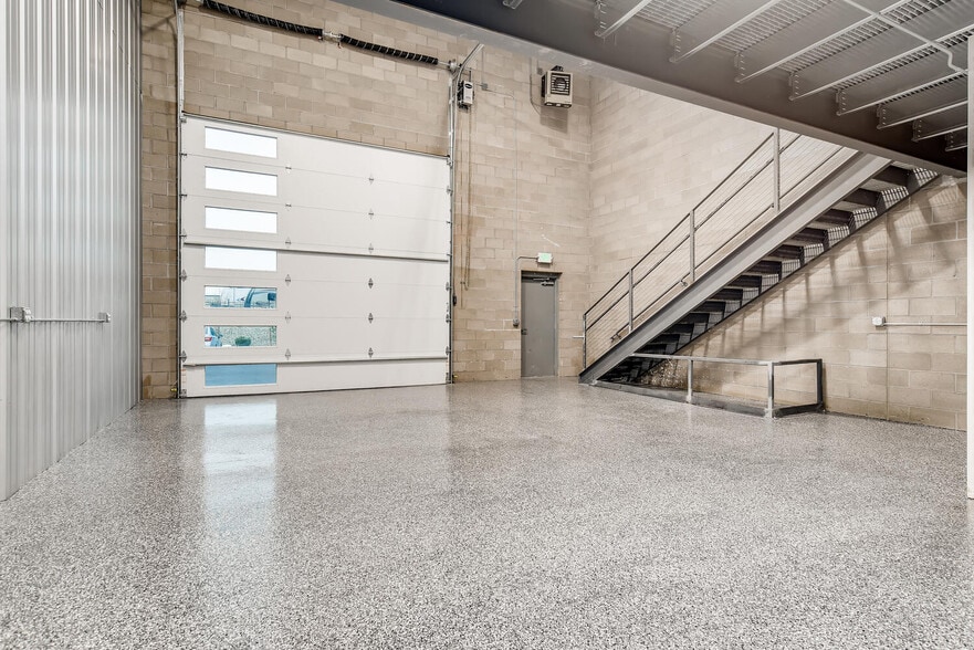 More Photos Of 1945 Deer Creek Rd, Monument Warehouse For Lease