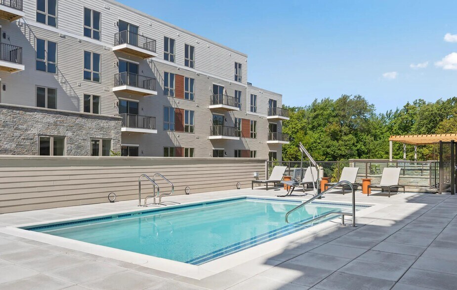 More Photos Of 2 Los Angeles St, Newton Apartments For Lease