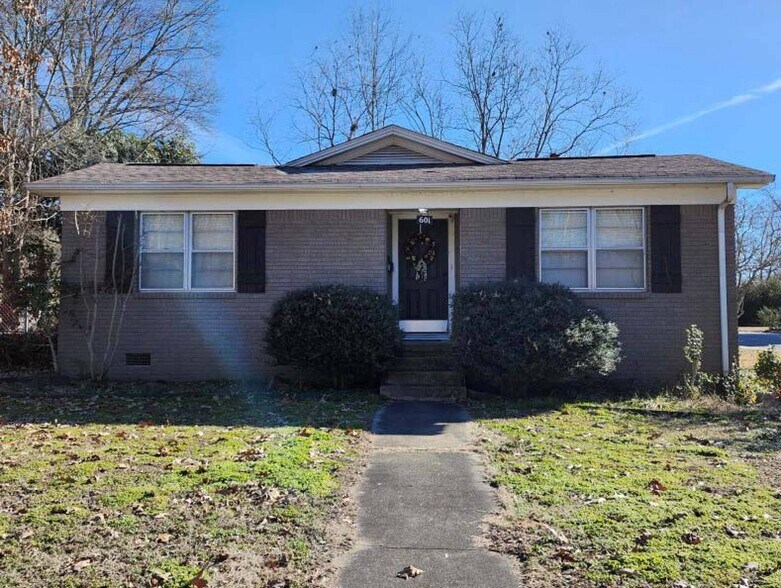 More Photos Of Main St, Benton Specialty For Sale