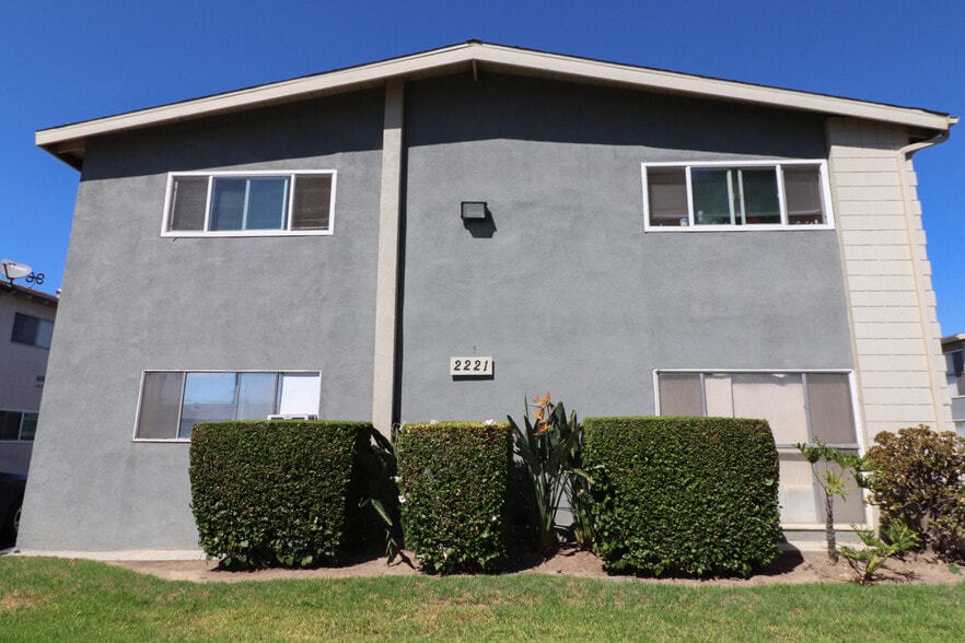 More Photos Of 2227 E Westport Dr, Anaheim Apartments For Sale