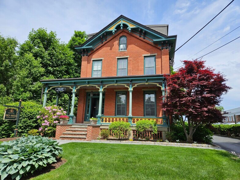 Primary Photo Of 4 Main St, Flemington Office For Lease