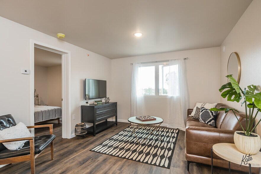 More Photos Of 1533 Lacey St, Fairbanks Apartments For Sale