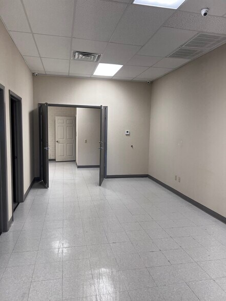 More Photos Of 3128 N 1st St, Abilene General Retail For Lease