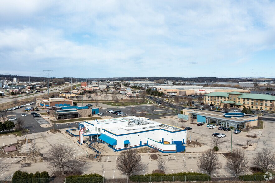 More Photos Of 2259 Deming Way, Middleton Restaurant For Sale