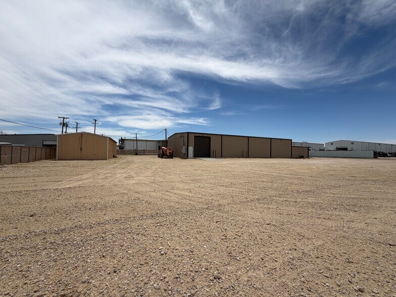 More Photos Of 2012 46th St, Odessa Industrial For Lease