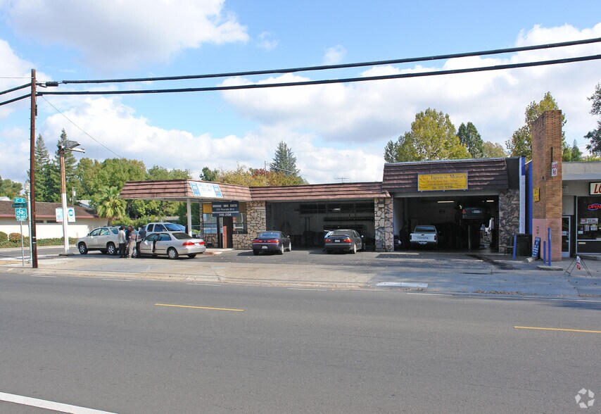 Primary Photo Of 2701 Riverside Blvd, Sacramento Auto Repair For Sale