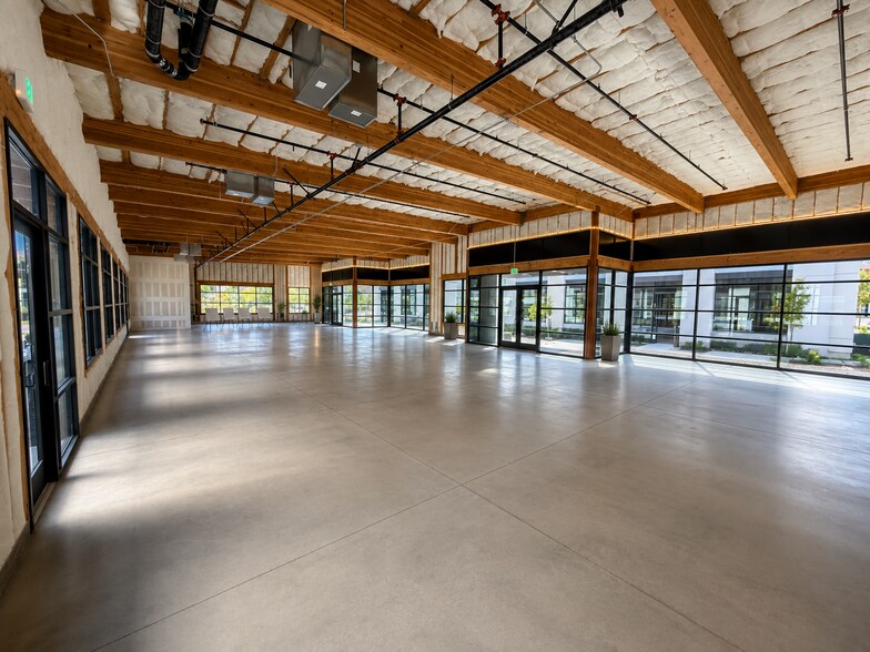 More Photos Of 850 Patriot Dr, Moorpark Unknown For Lease