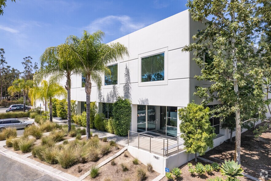 More Photos Of 19641 Da Vinci, Foothill Ranch Warehouse For Lease