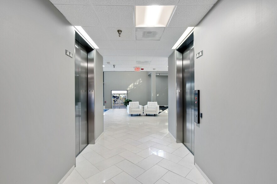 More Photos Of 2909 Hillcroft Ave, Houston Office For Sale