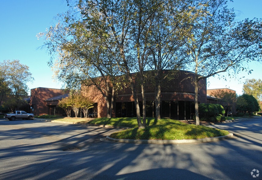 More Photos Of 6611 Bay Cir, Peachtree Corners Light Distribution For Lease