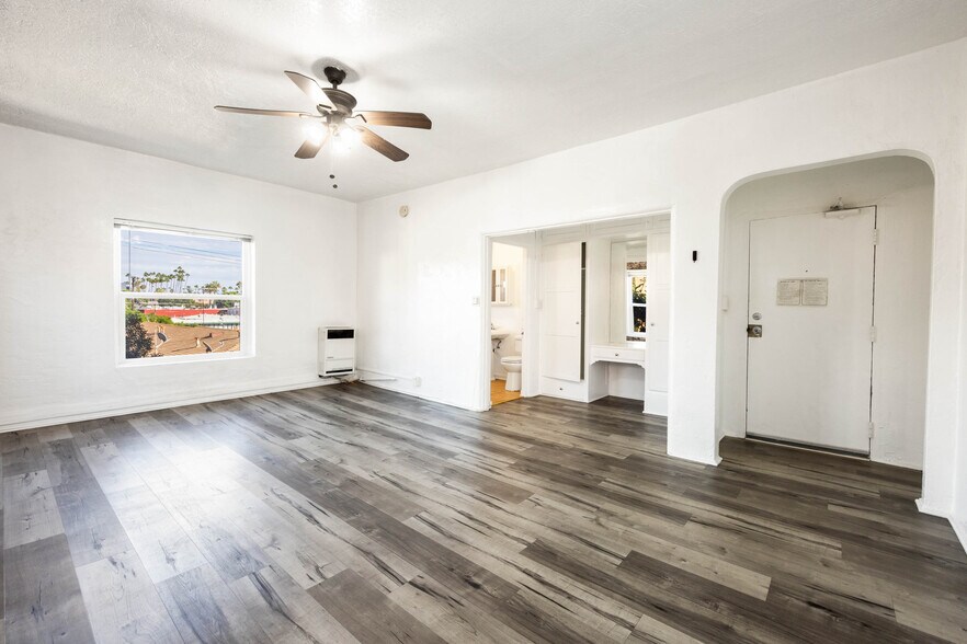 More Photos Of 1848 N Gramercy Pl, Hollywood Apartments For Sale