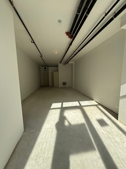 More Photos Of 3019 N Lincoln Ave, Chicago Storefront Retail Residential For Lease