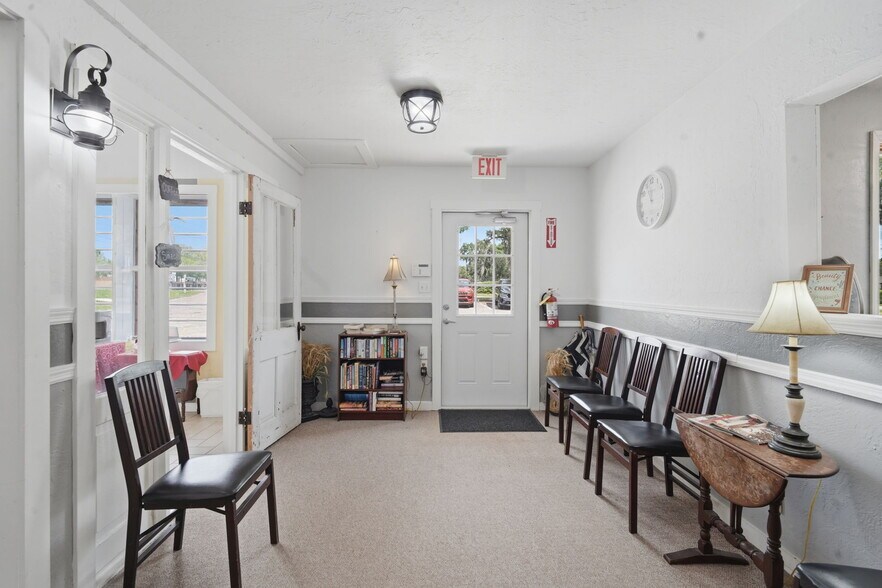 More Photos Of 1030 Camphor Ln, Deland General Retail For Sale