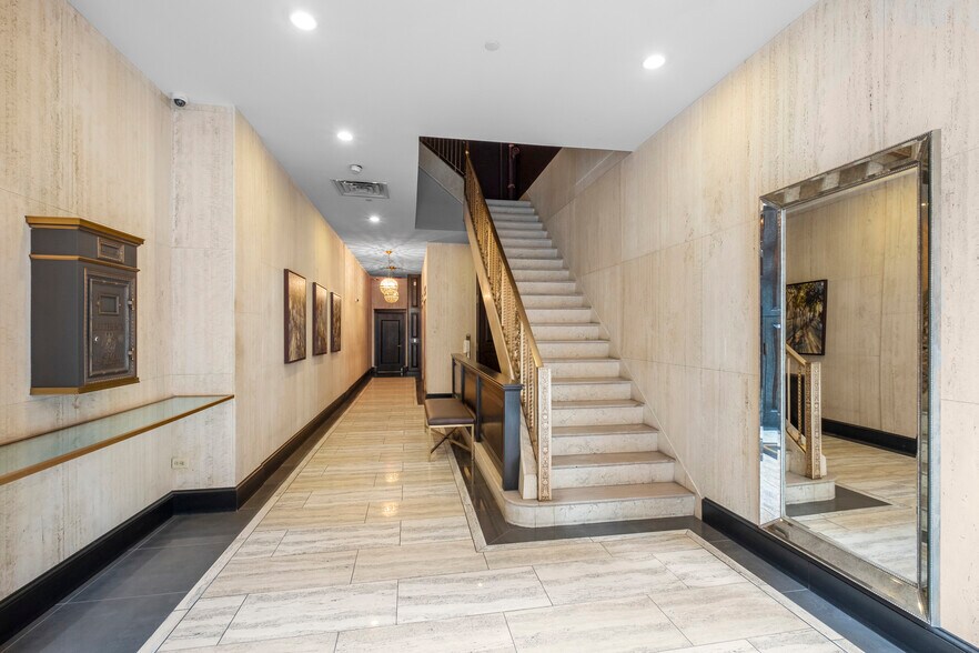 More Photos Of 1737-1739 Chestnut St, Philadelphia Apartments For Lease