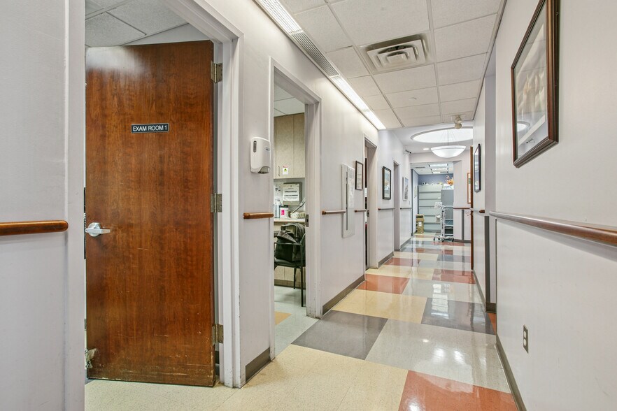 More Photos Of 23-22 30th Ave, Astoria Medical For Lease