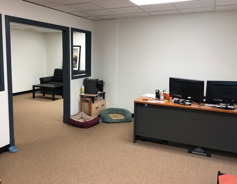 More Photos Of 701 E Irving Park Rd, Roselle Office For Lease