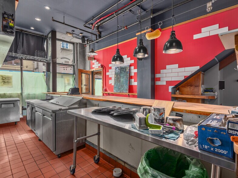 More Photos Of 48 College St, Asheville General Retail For Lease