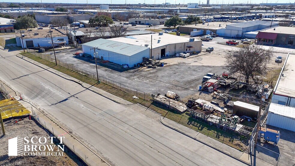 More Photos Of 3121 National Cir, Garland Distribution For Lease